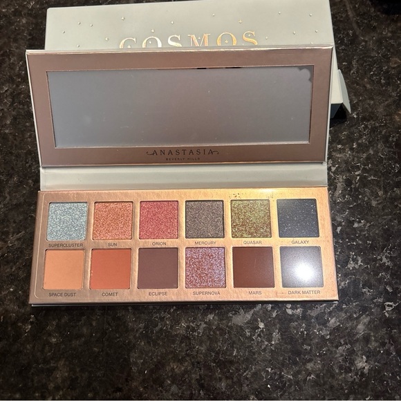 Anastasia Beverly Hills Cosmos Set in White and Gold - Picture 2 of 4